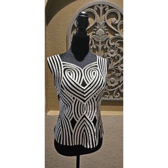 Andrea Rosati Black & White Geometric Sleeveless Top With Textured Pattern Desig - Picture 1 of 5